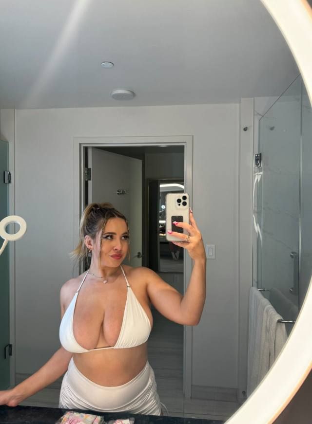 Down for hookup fun sex 🍆🍑👅💦💦💧 - Image 3